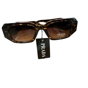 NWT! Fashion Brown Tortoise Sunglasses